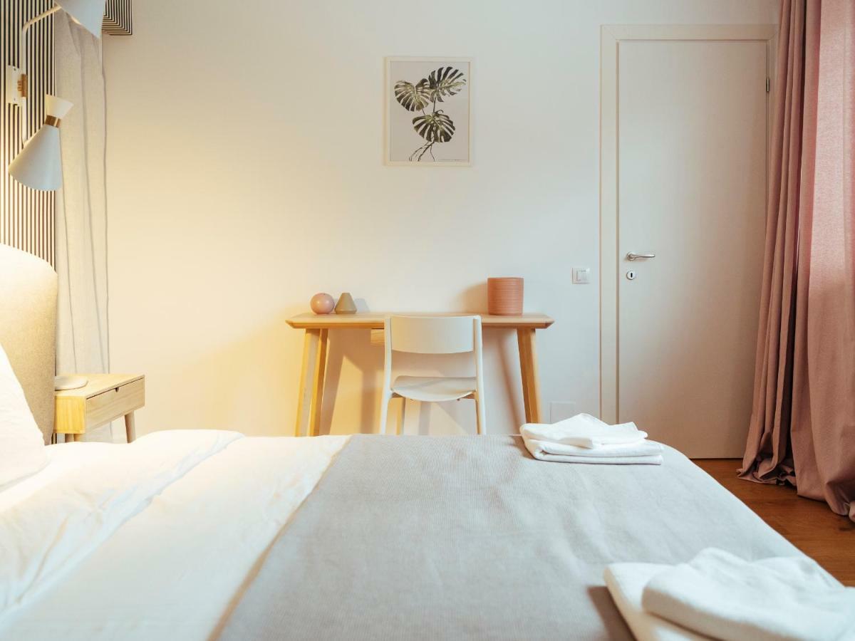 Boutique Luxury Flats - La Maison Du Petit Paris Bucarest Esterno foto