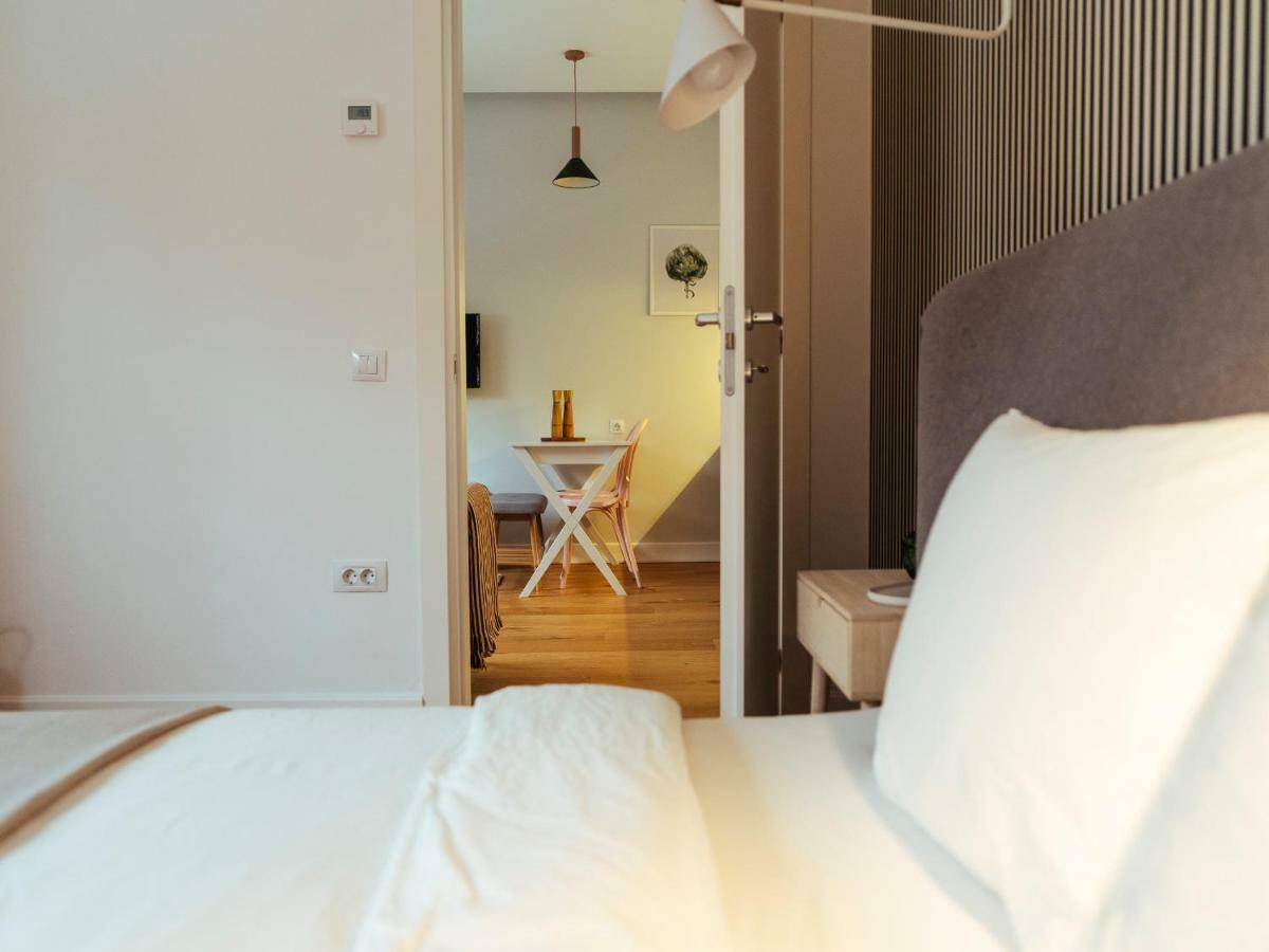 Boutique Luxury Flats - La Maison Du Petit Paris Bucarest Esterno foto