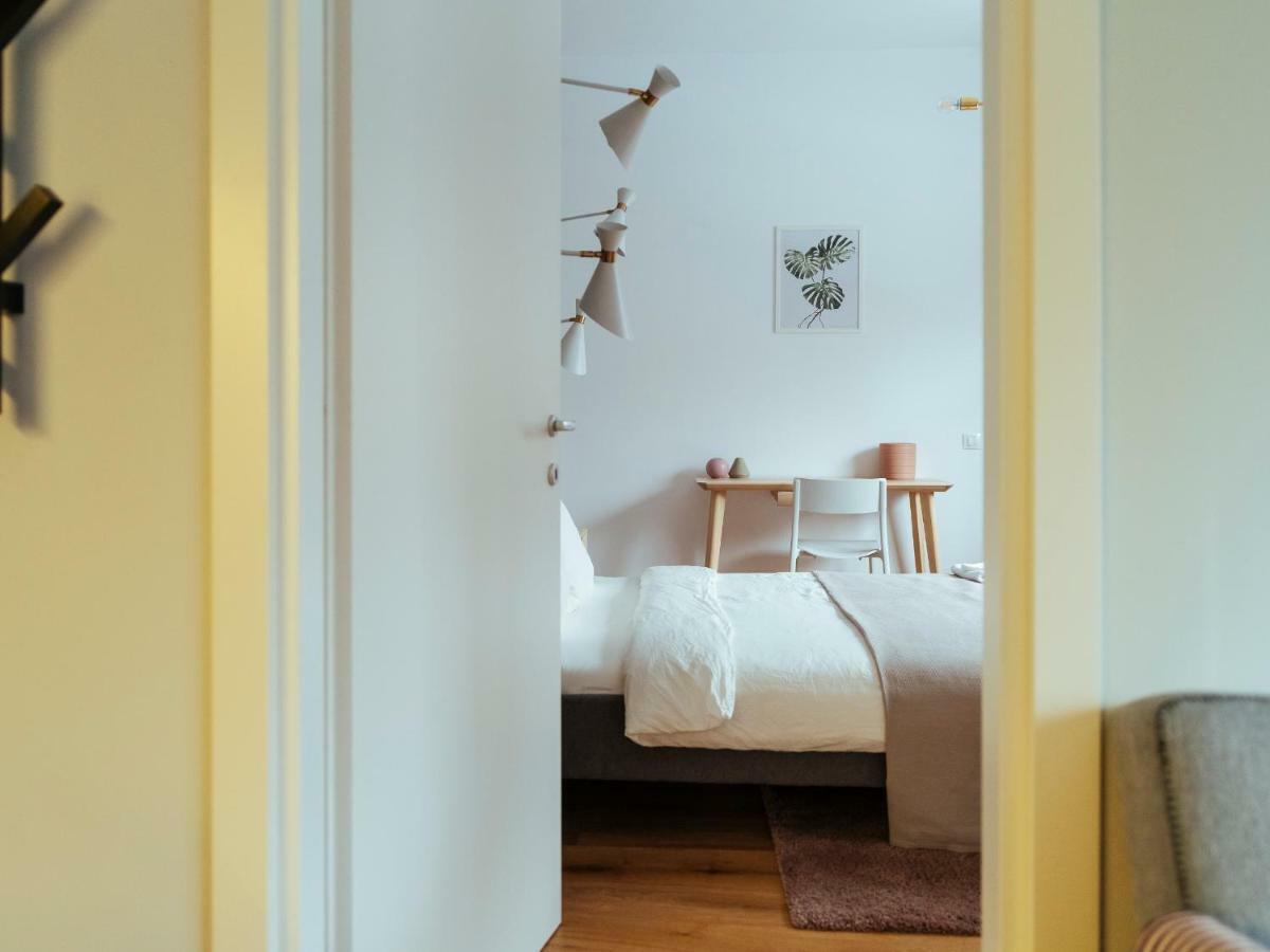 Boutique Luxury Flats - La Maison Du Petit Paris Bucarest Esterno foto