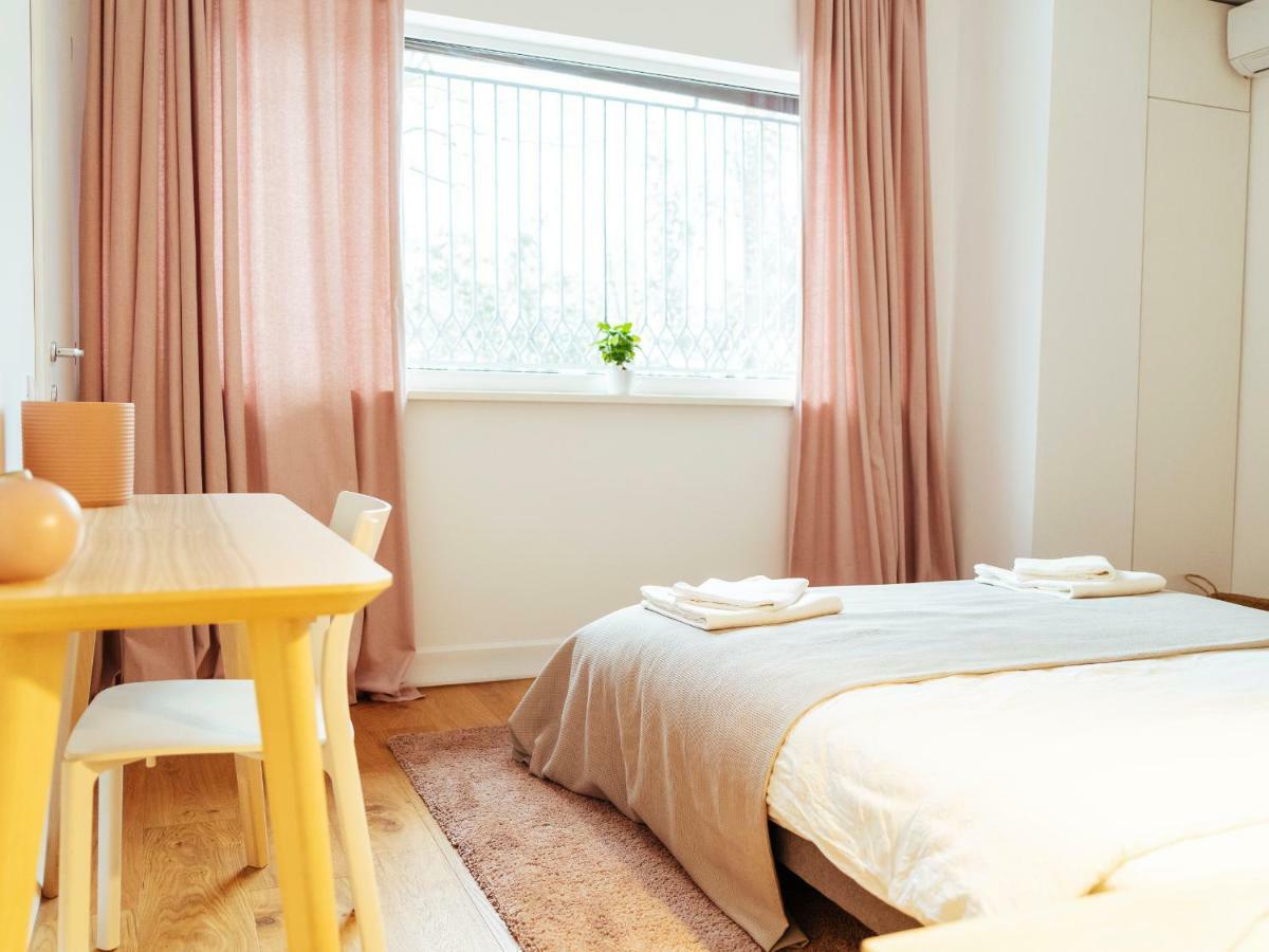 Boutique Luxury Flats - La Maison Du Petit Paris Bucarest Esterno foto